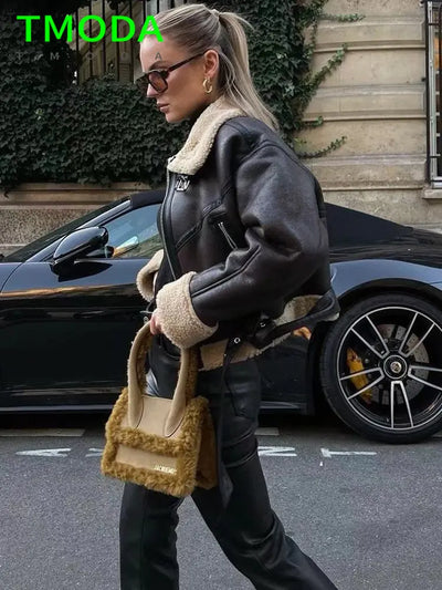 DYVAE - Lammwolljacke STACY mit Gürtel