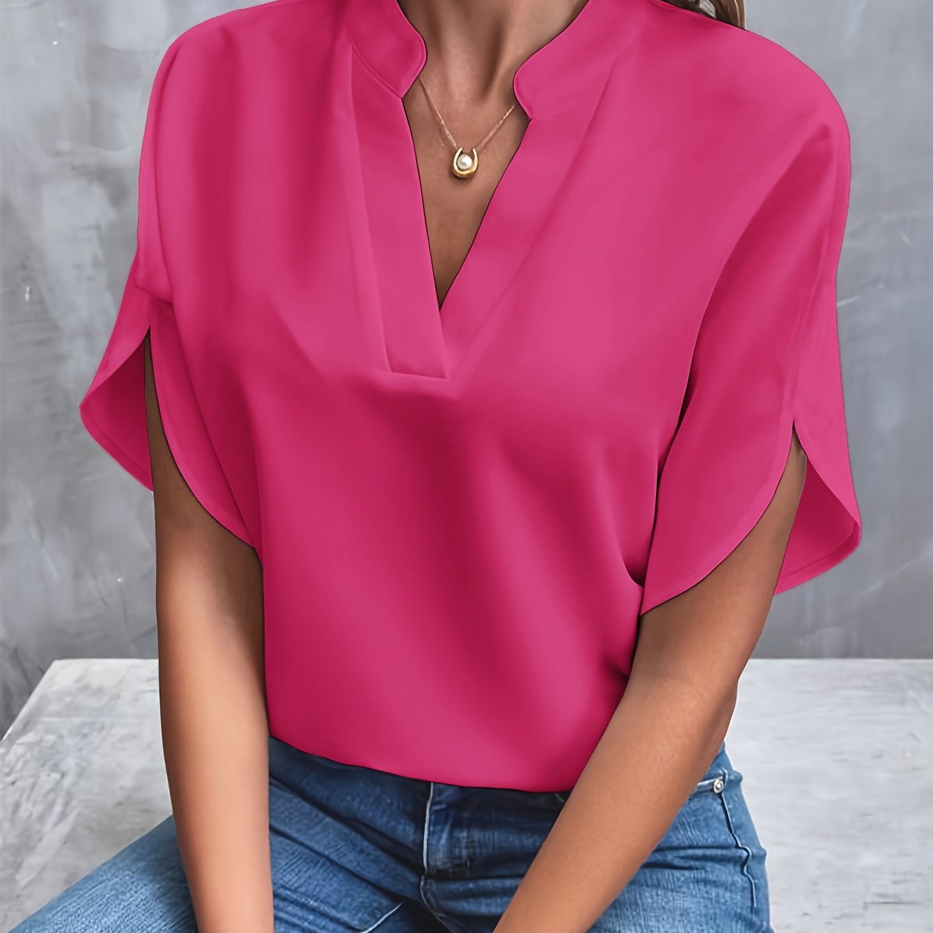 Mieke™ | Schlichte Bluse mit V-Ausschnitt