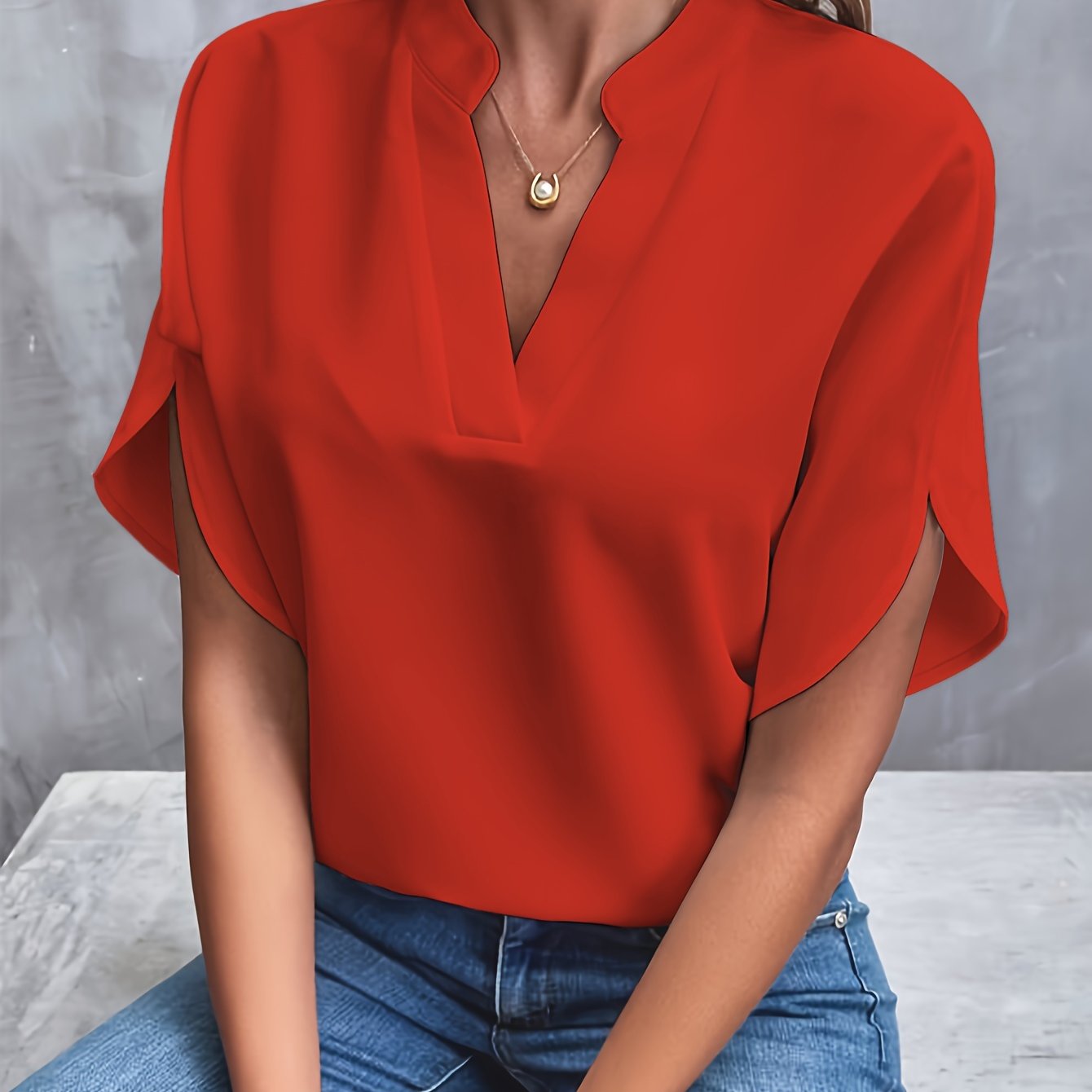 Mieke™ | Schlichte Bluse mit V-Ausschnitt